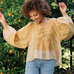 DANIEL RAINN Printed Lace-up Peasant Top In Yellow Size Small